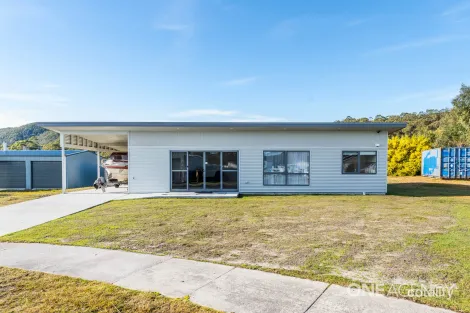 Property photo of 37 Serrata Crescent Sisters Beach TAS 7321