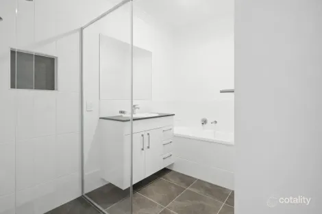 Property photo of 24 Paradise Close Deebing Heights QLD 4306