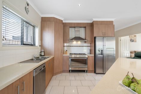 Property photo of 2 Barlow Close Caroline Springs VIC 3023