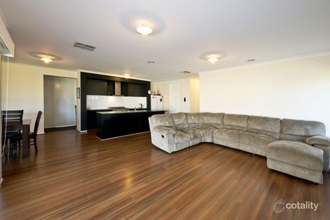 Property photo of 28 McKenzie Way Doreen VIC 3754