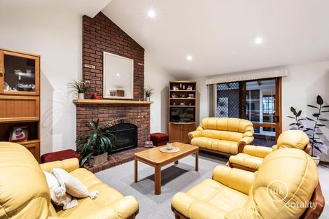 Property photo of 2 Elaroo Close St Helena VIC 3088