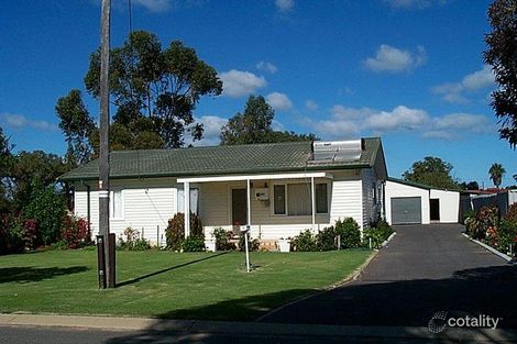 240 Third St, Wonthella, WA 6530