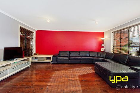 Property photo of 2 Gumleaf Court Cairnlea VIC 3023