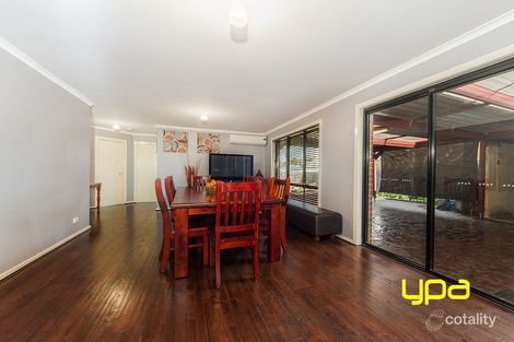 Property photo of 2 Gumleaf Court Cairnlea VIC 3023