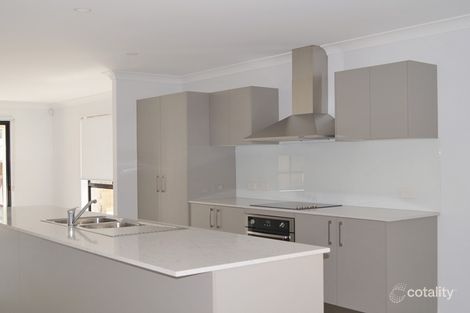 Property photo of 11 Canopy View Court Flagstone QLD 4280