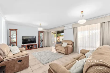 Property photo of 8 Yama Close Carramar WA 6031