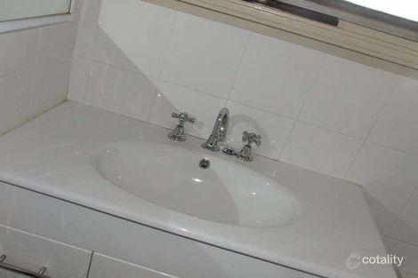 Property photo of 17 Cook Crescent Young NSW 2594