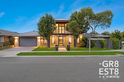 17 Statham View, Cranbourne West, VIC 3977