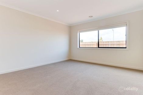 Property photo of 22 Fiorelli Boulevard Cranbourne East VIC 3977