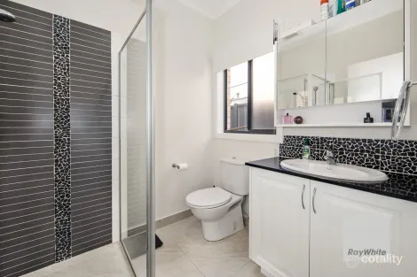 Property photo of 13 Damaine Circuit Caroline Springs VIC 3023