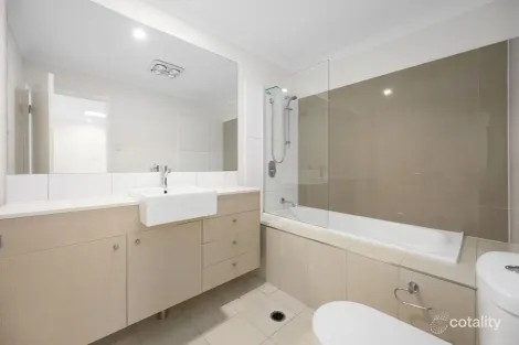 Property photo of 15 Park Lane Hope Island QLD 4212