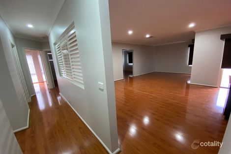 Property photo of 114 Skyline Way Berwick VIC 3806
