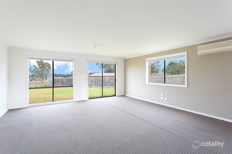 Property photo of 39 Springwater Drive Drouin VIC 3818