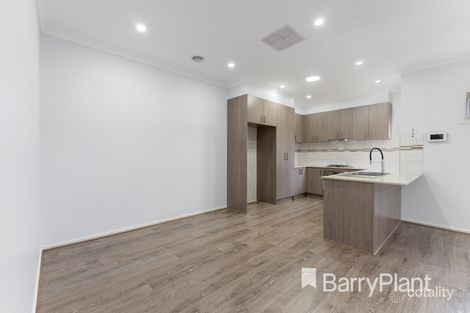 Property photo of 2/14 Shepherds Grove Kings Park VIC 3021