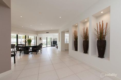 Property photo of 10 Sandalwood Close Mackenzie QLD 4156