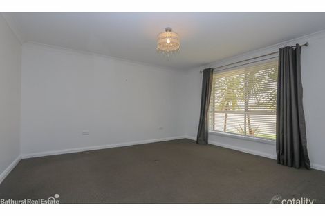 Property photo of 13 Freeman Circuit Llanarth NSW 2795