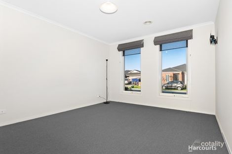 Property photo of 63 Gallery Way Pakenham VIC 3810