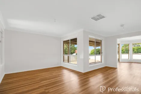 Property photo of 2 Chisholm Place Lloyd NSW 2650