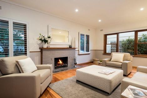 Property photo of 49 Parkmore Road Bentleigh East VIC 3165