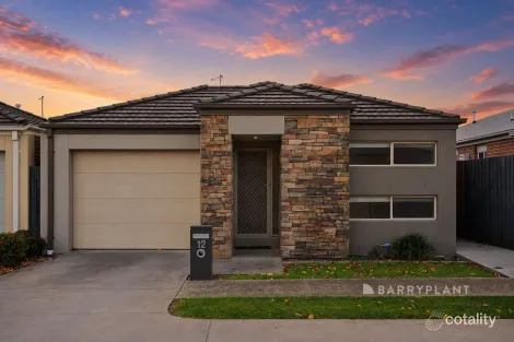 12 Newcastle Dr, Officer, VIC 3809