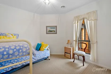 Property photo of 5 Alfreda Place Golden Square VIC 3555