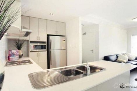 Property photo of 23/2 Villa Pass Ellenbrook WA 6069