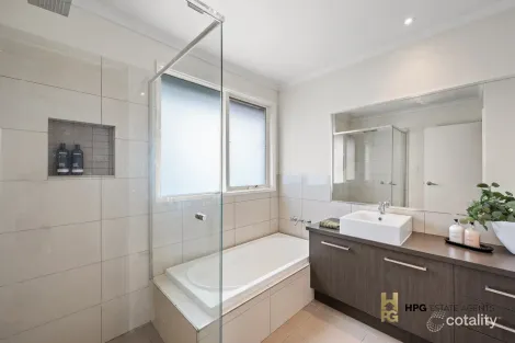 Property photo of 3 Marie Close Tullamarine VIC 3043
