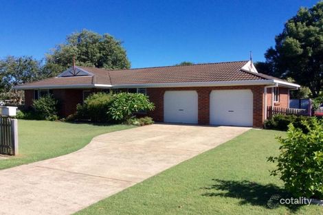 2 Cederwood Cres, Raymond Terrace, NSW 2324