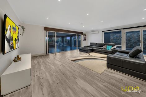 Property photo of 37 Highland Crescent Narre Warren South VIC 3805