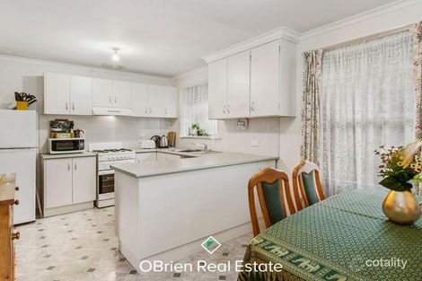 Property photo of 2 Mitre Crescent Frankston North VIC 3200