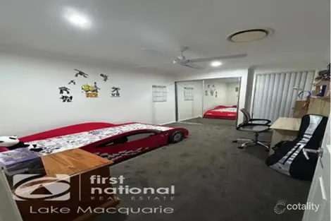 Property photo of 4 Hawkins Place Cameron Park NSW 2285