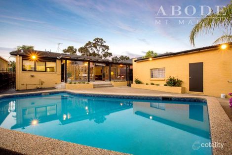 Property photo of 34 Bimbadeen Crescent Yallambie VIC 3085