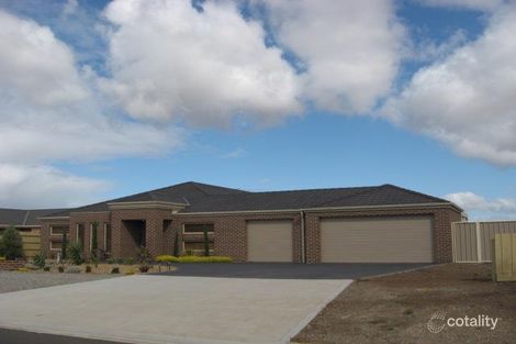 73 Castlewellan Bvd, Hillside, VIC 3037