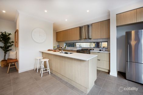 Property photo of 18 Irvine Rise Werribee VIC 3030