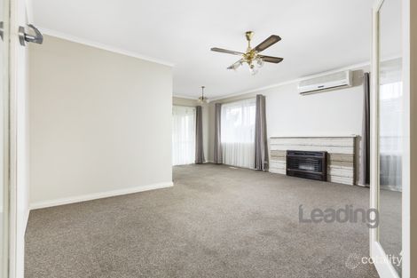 Property photo of 30 Felton Avenue Sunbury VIC 3429