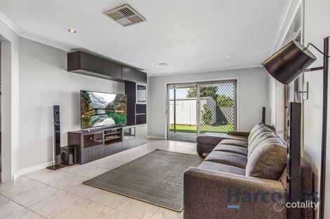 Property photo of 45 Dundee Way Sydenham VIC 3037