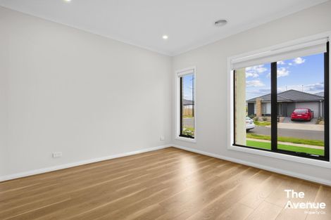 5 Nagar St, Thornhill Park, VIC 3335