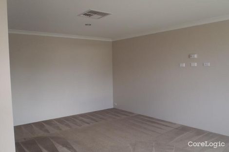 Property photo of 32 Dalrymple Drive Leda WA 6170