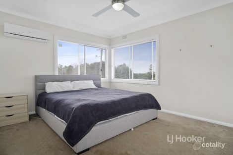 Property photo of 43 Mulgen Crescent Bomaderry NSW 2541