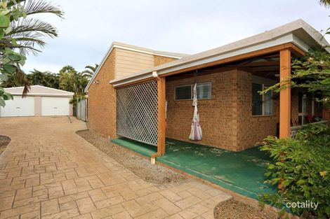 10 Burns St, Burnett Heads, QLD 4670