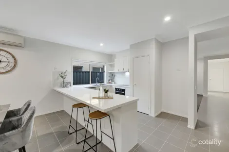 Property photo of 12 McCulloch Walk Point Cook VIC 3030