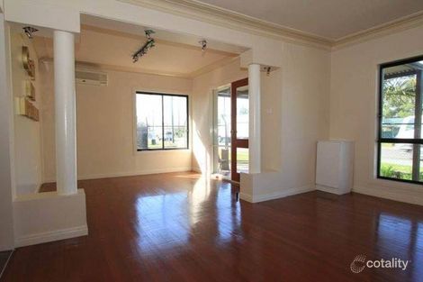 4 Douglas Rd, Rocklea, QLD 4106