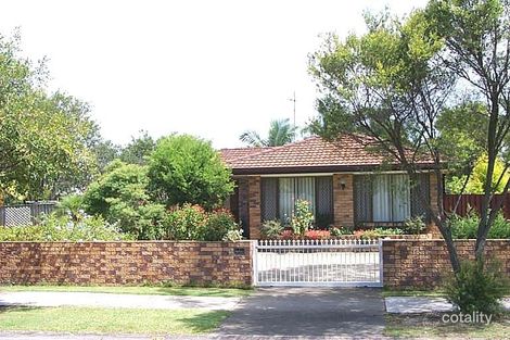 Property photo of 42 K P McGrath Drive Elanora QLD 4221