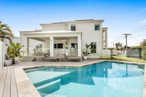 Property photo of 11 Ilkinia Avenue Broadbeach Waters QLD 4218