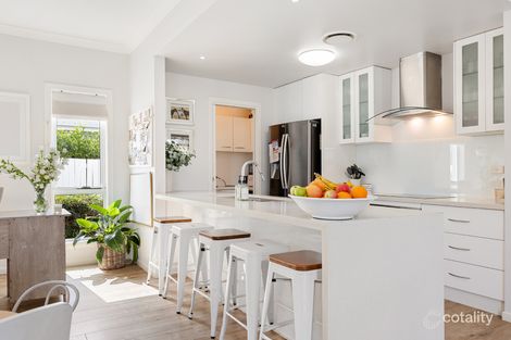 Property photo of 11 Ilkinia Avenue Broadbeach Waters QLD 4218
