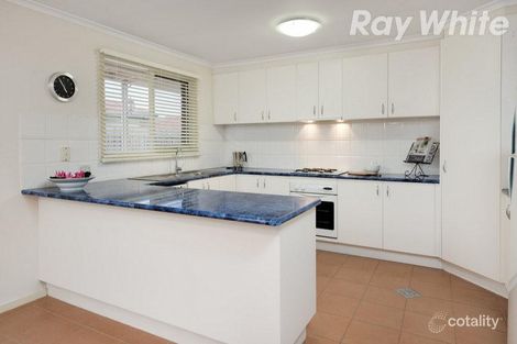 Property photo of 11 Adam Place Mill Park VIC 3082
