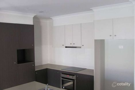 Property photo of 10 Jardine Crescent Boyne Island QLD 4680