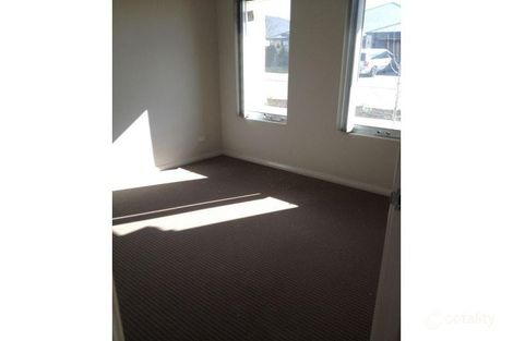 Property photo of 15 Cinnabar Bend Aveley WA 6069