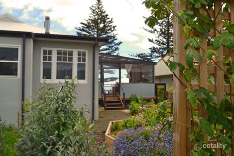 Property photo of 28 North Terrace Penneshaw SA 5222