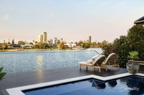 36 RUMRUNNER ST, MERMAID WATERS, QLD 4218